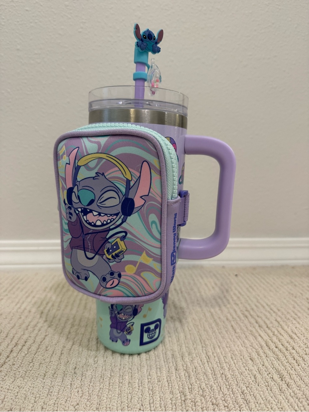 New Disney Parks exclusive Lilo and Stitch travel tumbler 30 ounce cup w/pouch.